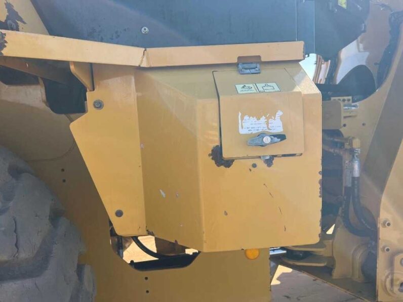 
								2016 Caterpillar 930M full									