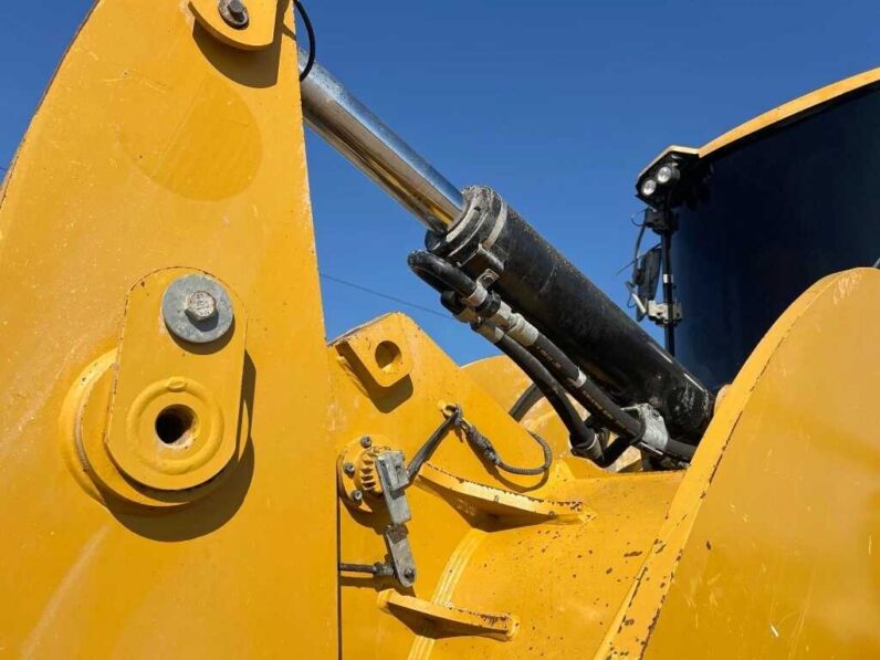 
								2016 Caterpillar 930M full									