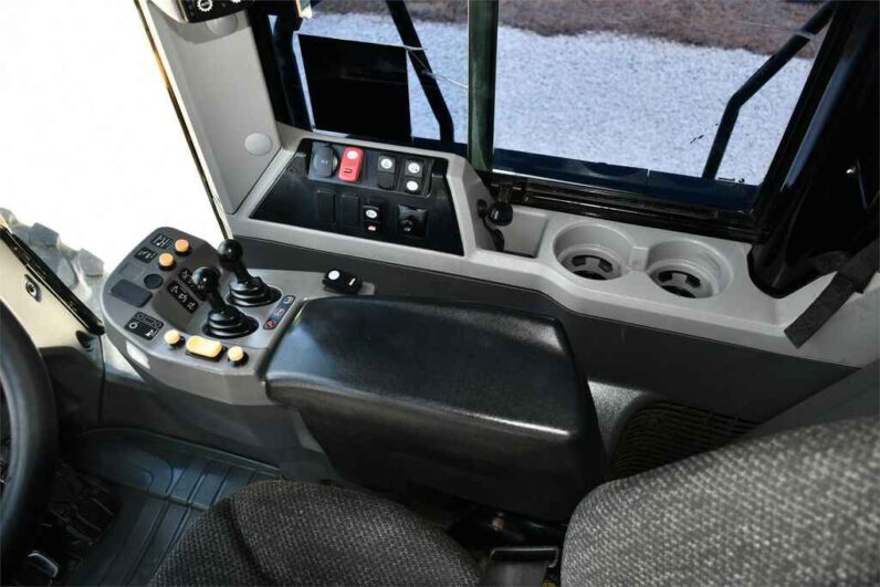 
								2017 Caterpillar 950M full									