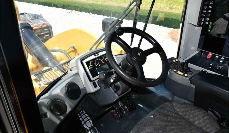 
								2017 Caterpillar 950M full									