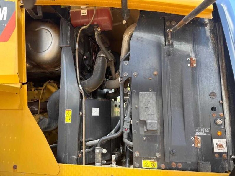 
								2018 Caterpillar 930M full									