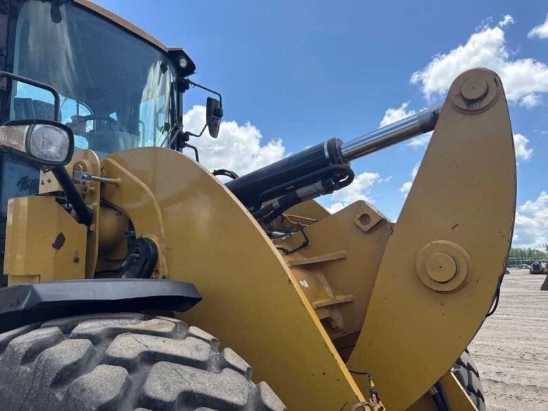 
								2018 Caterpillar 930M full									