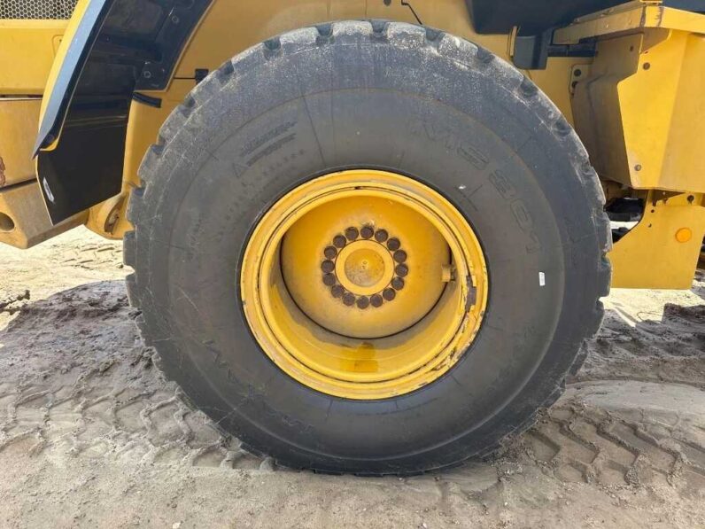 
								2018 Caterpillar 930M full									
