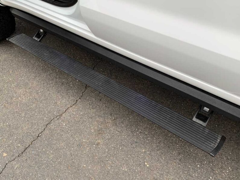 
								2019 Chevrolet Silverado 1500 RST full									