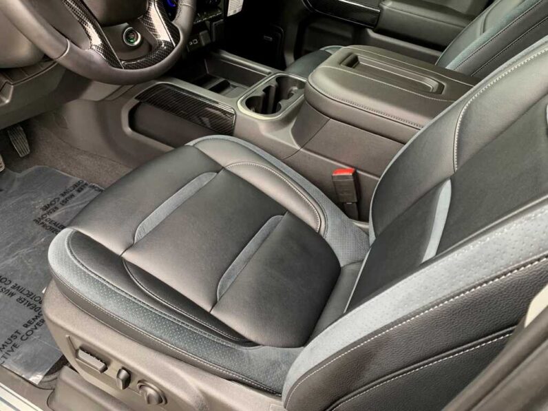 
								2019 Chevrolet Silverado 1500 RST full									