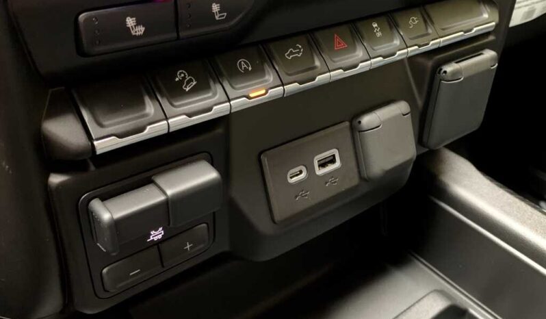 
								2019 Chevrolet Silverado 1500 RST full									