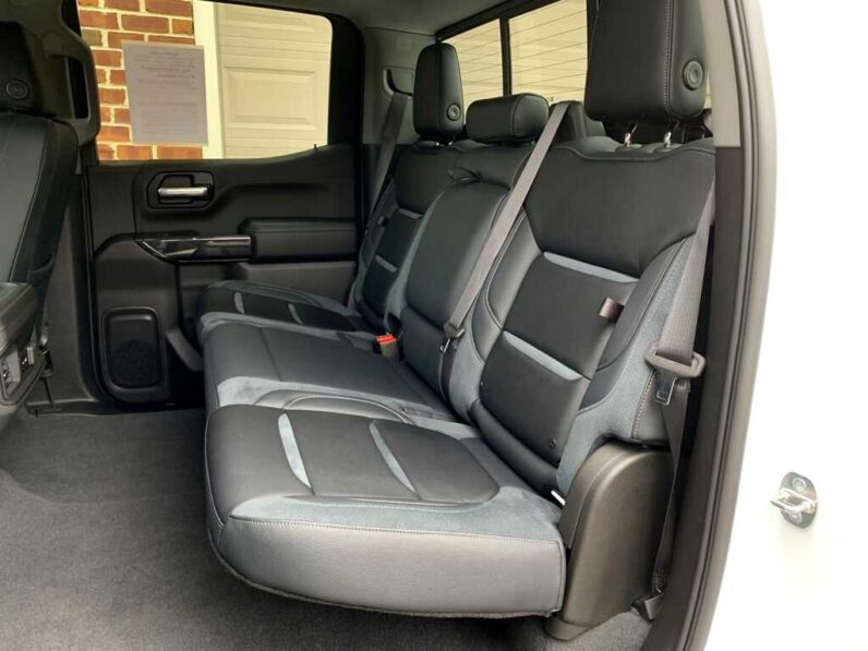 
								2019 Chevrolet Silverado 1500 RST full									