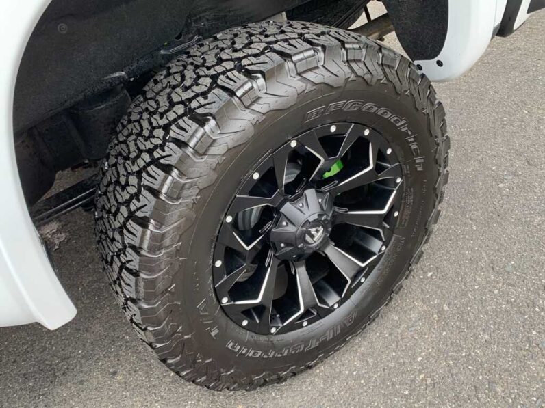 
								2019 Chevrolet Silverado 1500 RST full									