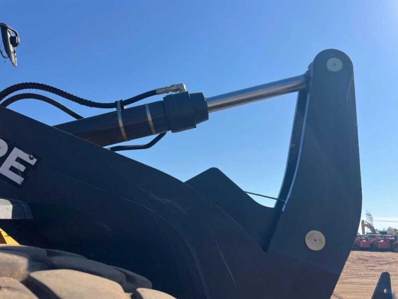 
								2019 John Deere 544L full									