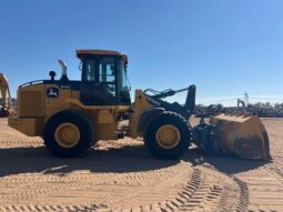 2019 John Deere 544L