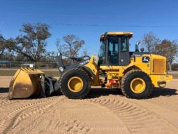 2019 John Deere 544L