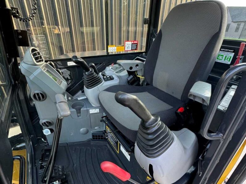 
								2021 John Deere 60G full									