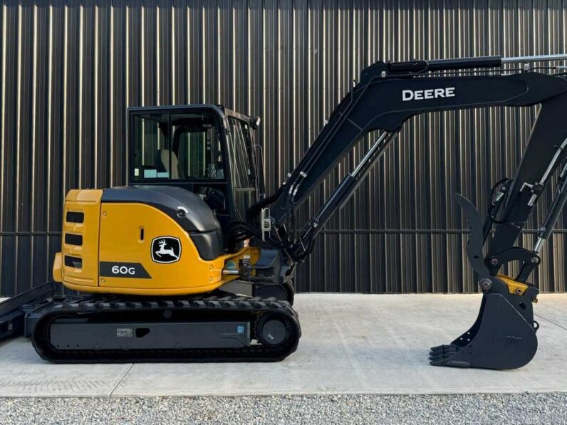 
								2021 John Deere 60G full									