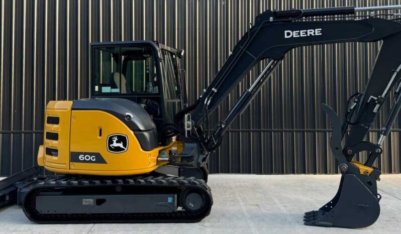 
								2021 John Deere 60G full									