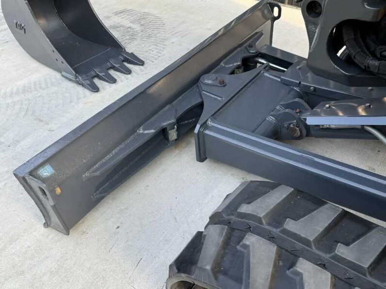 
								2021 John Deere 60G full									