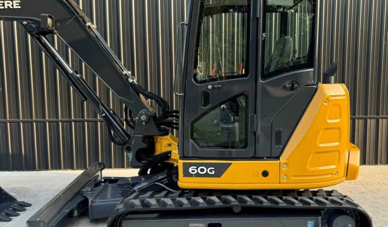 
								2021 John Deere 60G full									