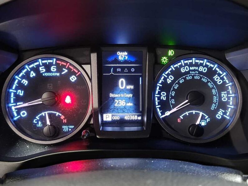 
								2021 Toyota Tacoma 4WD TRD Off Road full									