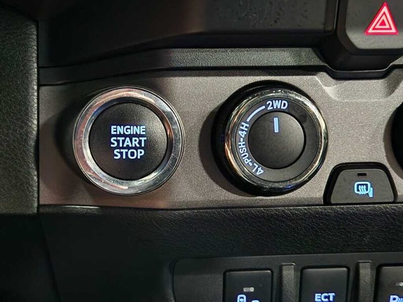 
								2021 Toyota Tacoma 4WD TRD Off Road full									