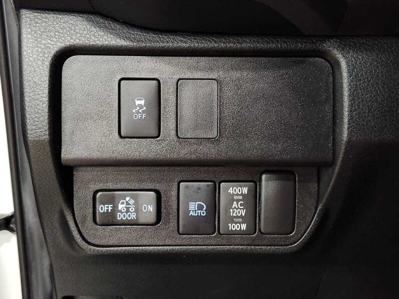 
								2021 Toyota Tacoma 4WD TRD Off Road full									