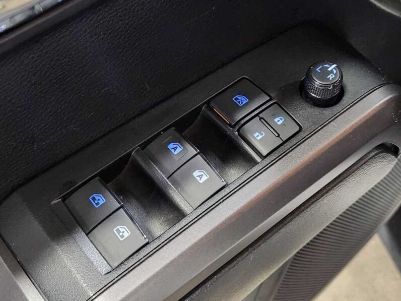 
								2021 Toyota Tacoma 4WD TRD Off Road full									