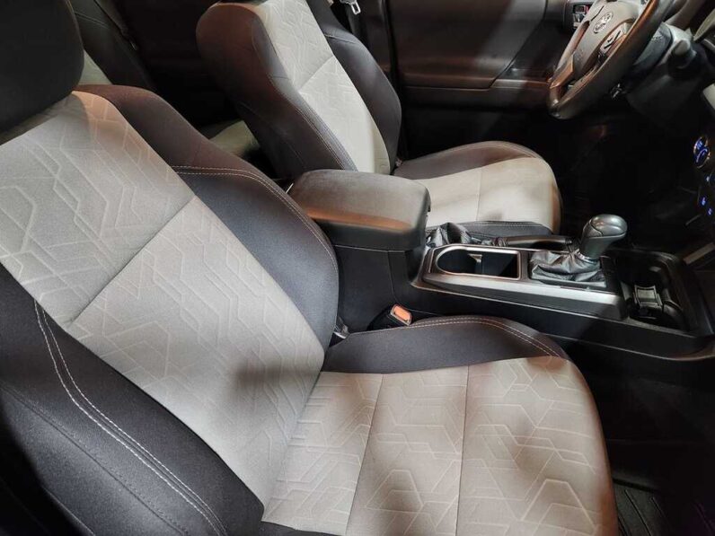 
								2021 Toyota Tacoma 4WD TRD Off Road full									