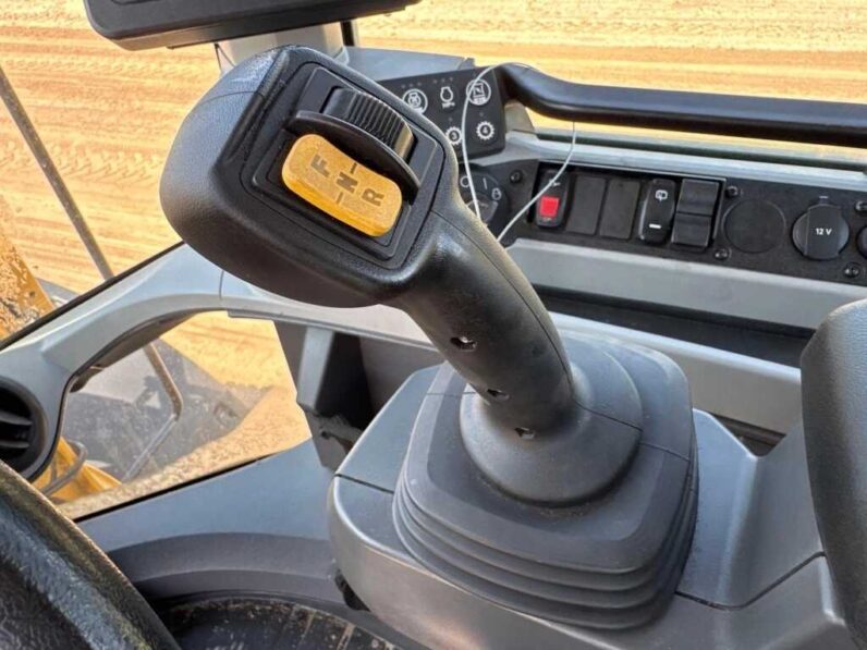 
								2022 Caterpillar 926M full									