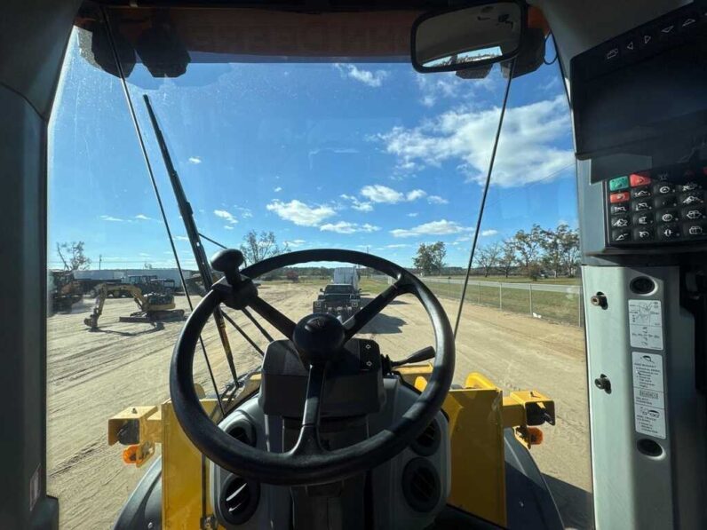 
								2022 John Deere 624 P-Tier full									