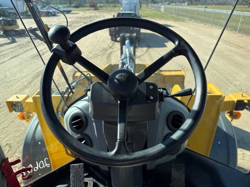 
								2022 John Deere 624 P-Tier full									