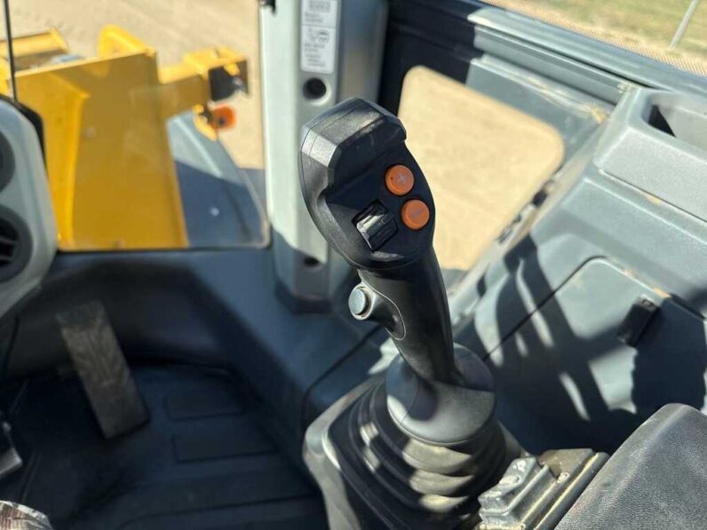 
								2022 John Deere 624 P-Tier full									