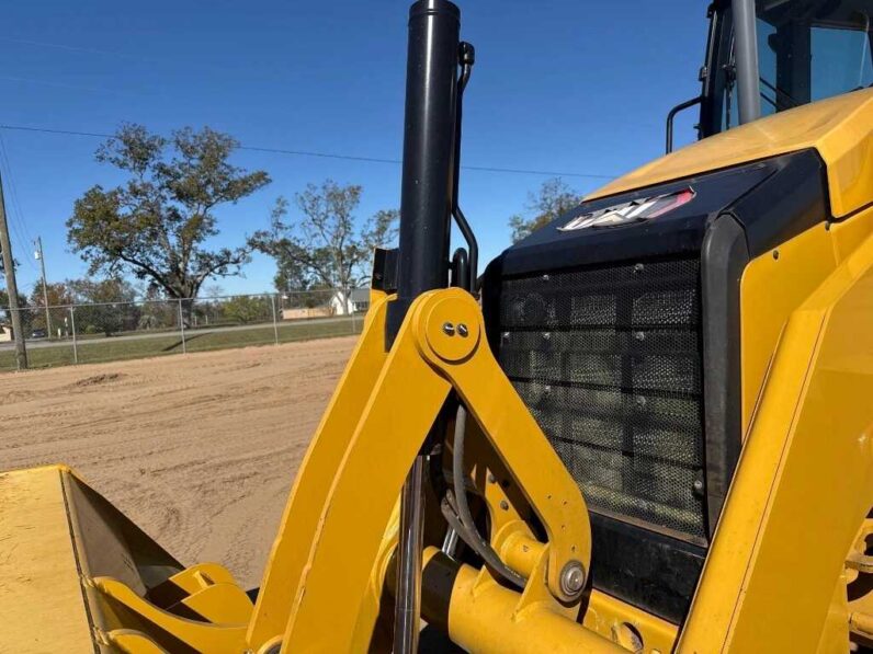 
								2023 Caterpillar 420 full									