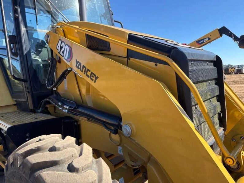 
								2023 Caterpillar 420 full									