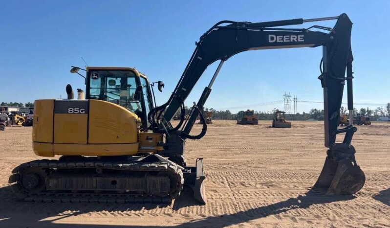 
								2020 John Deere 85G full									