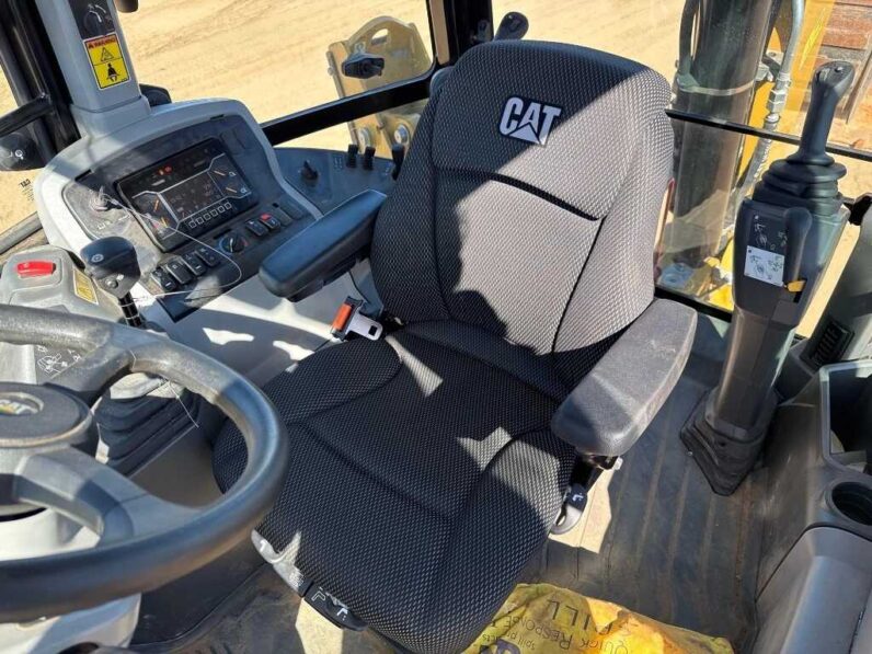 
								2023 Caterpillar 420 full									