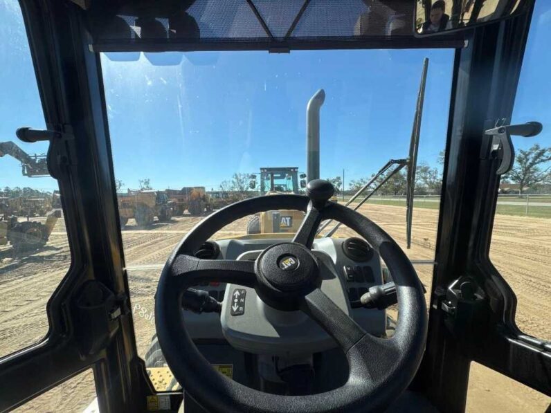 
								2023 Caterpillar 420 full									