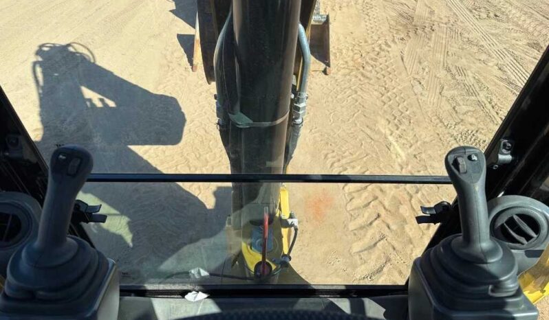 
								2023 Caterpillar 420 full									