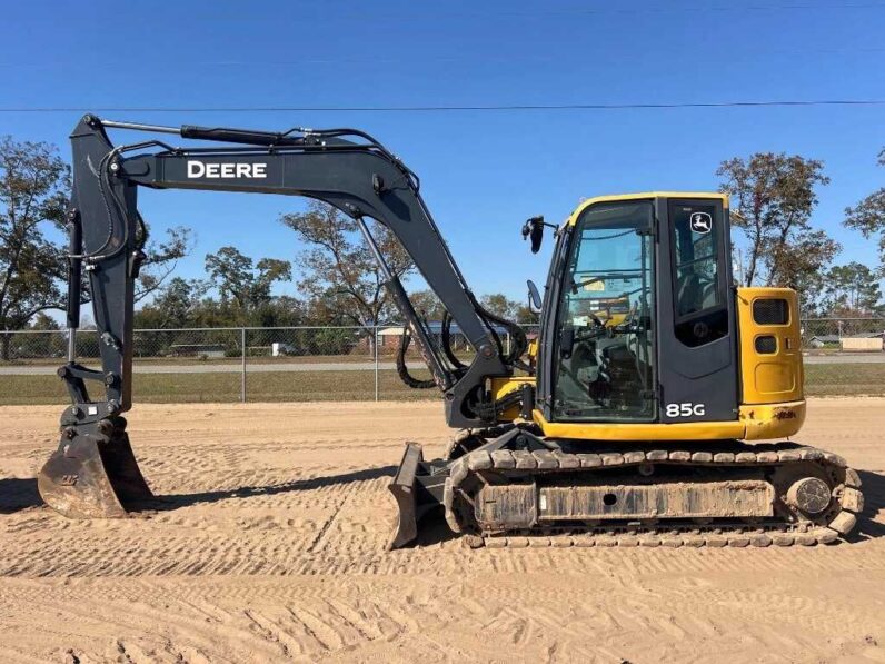 
								2020 John Deere 85G full									