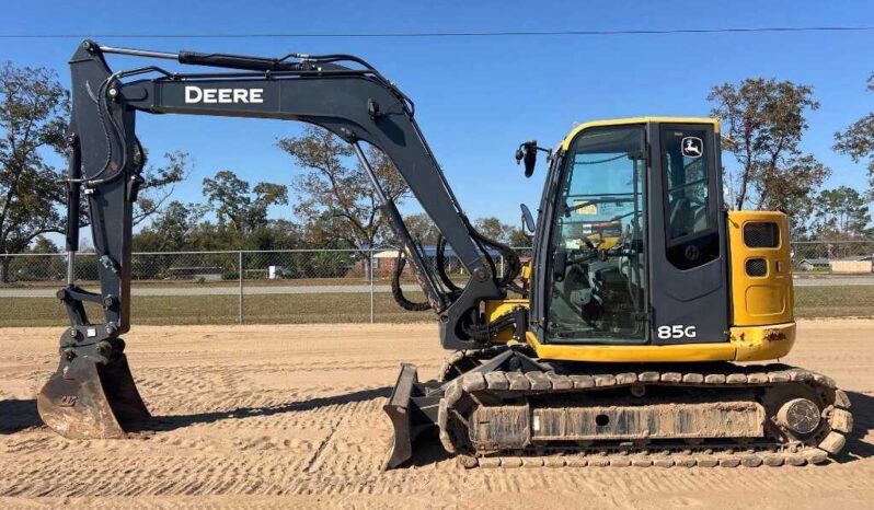 
								2020 John Deere 85G full									