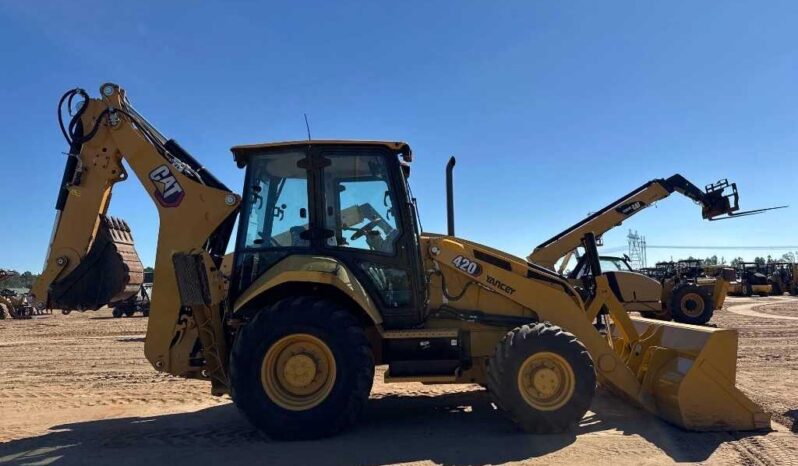 
								2023 Caterpillar 420 full									