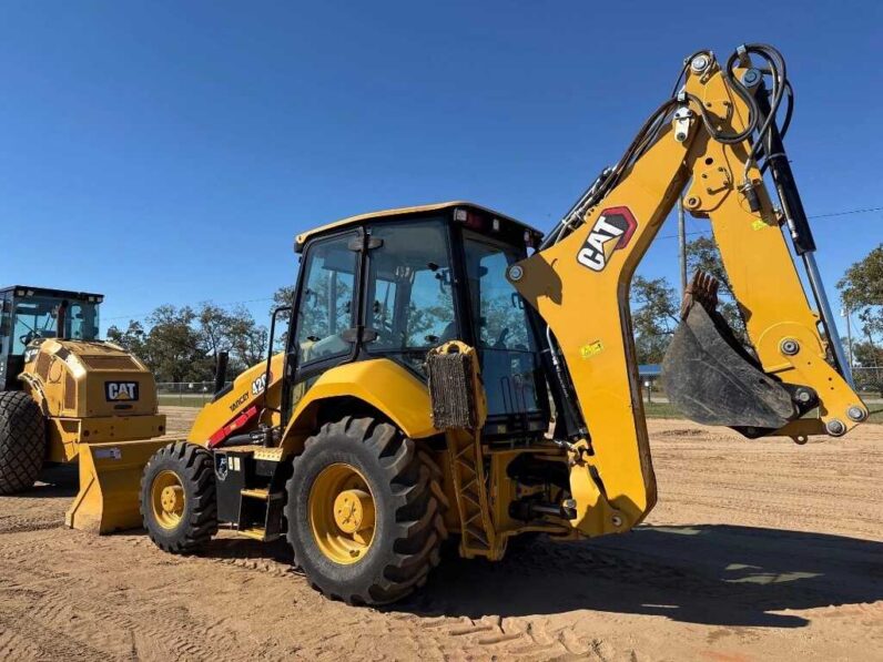 
								2023 Caterpillar 420 full									