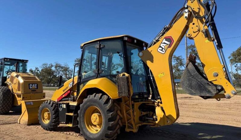 
								2023 Caterpillar 420 full									