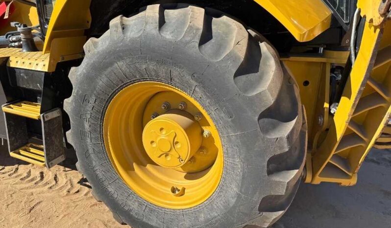 
								2023 Caterpillar 420 full									