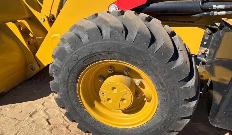 
								2023 Caterpillar 420 full									