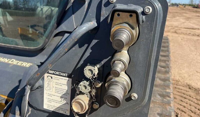 
								2023 John Deere 333G full									