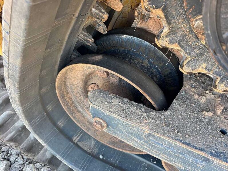 
								2023 John Deere 333G full									