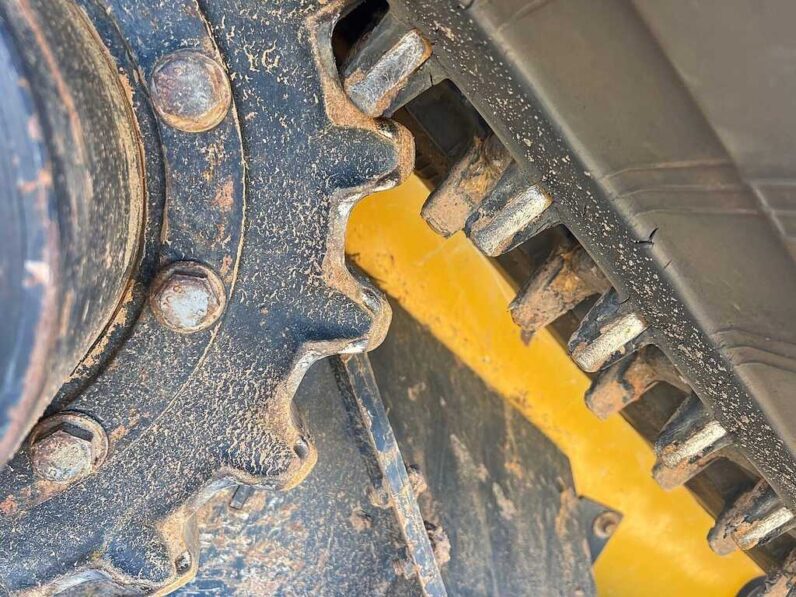 
								2023 John Deere 333G full									