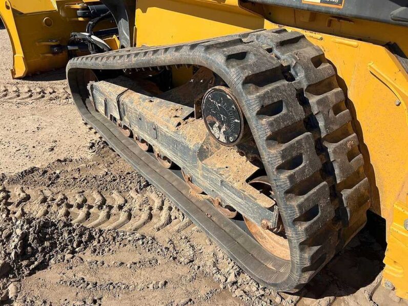 
								2023 John Deere 333G full									