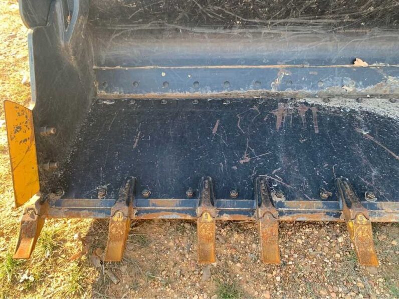 
								2023 John Deere 333G full									