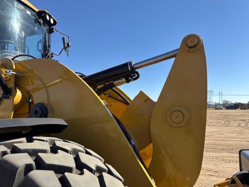 
								2024 Caterpillar 930 full									