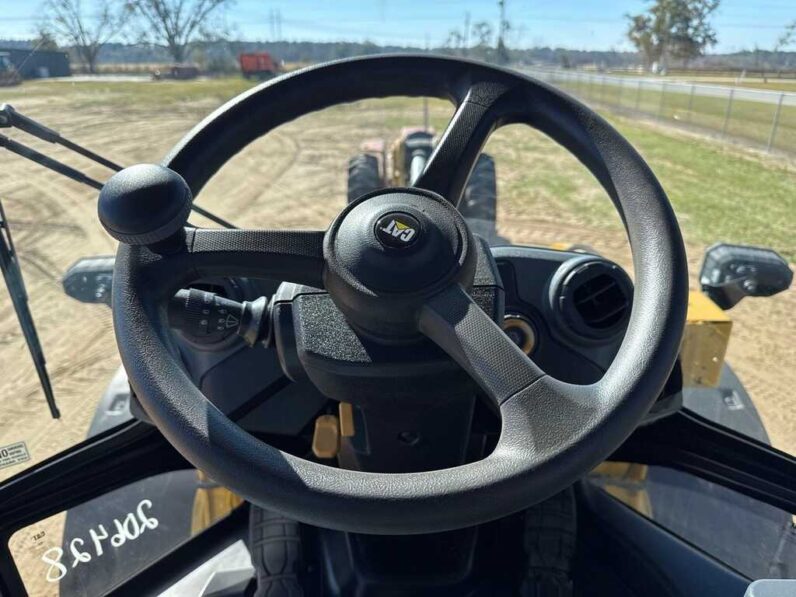 
								2024 Caterpillar 930 full									