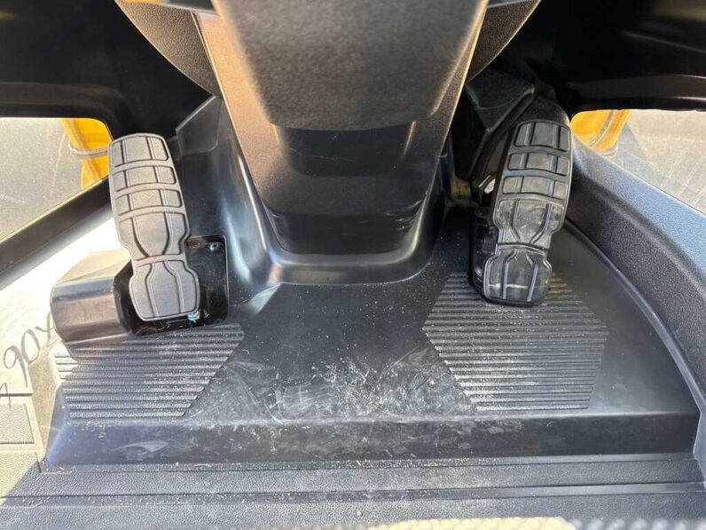 
								2024 Caterpillar 930 full									